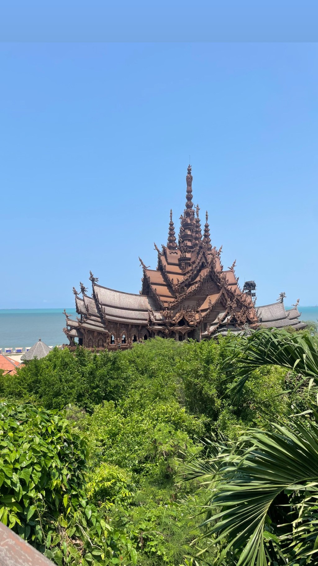 これからタイに行く人必見寺院に行く時の服装、気を付けるべき点をご紹介